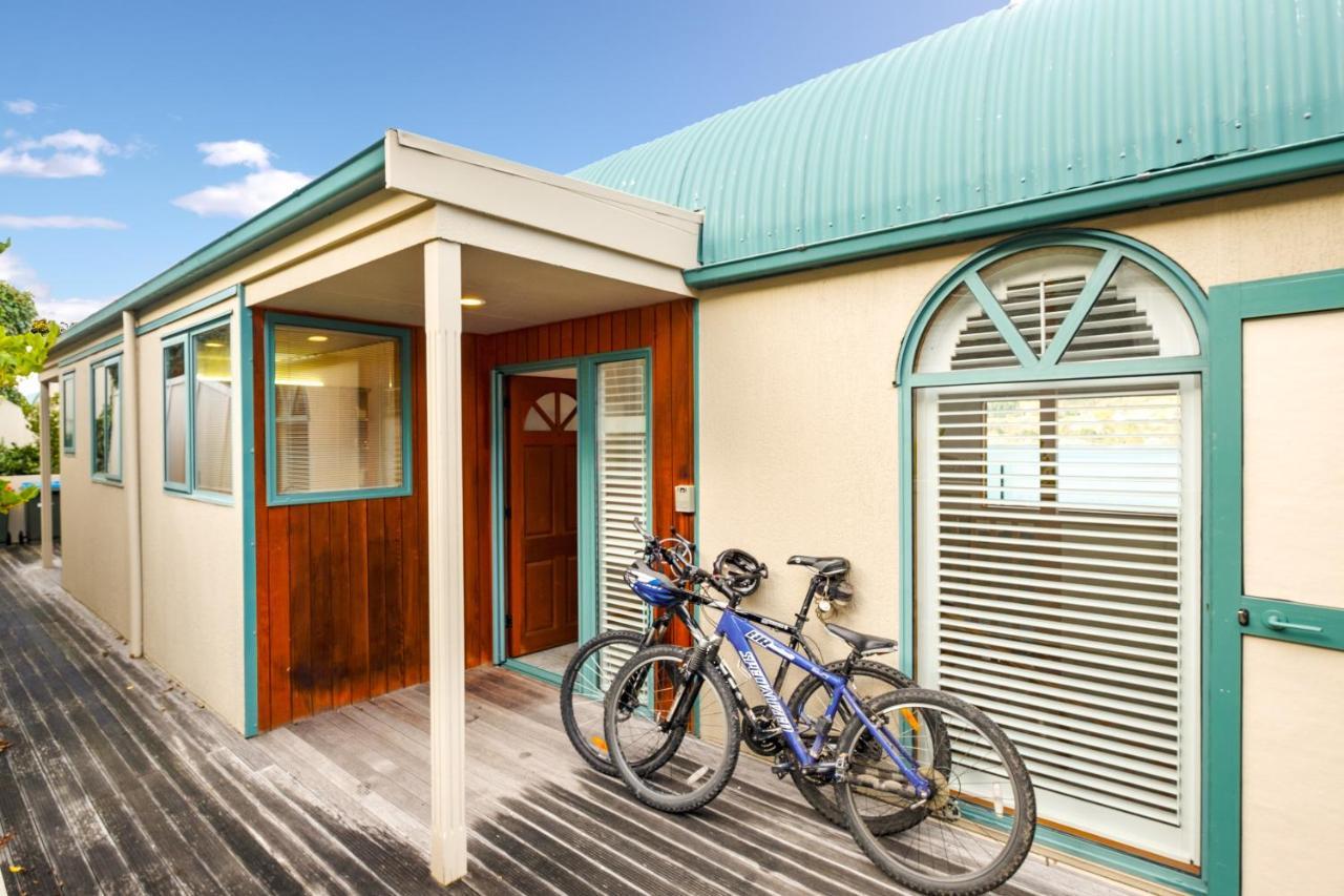Huge Lakefront Delight - Queenstown Holiday Home Exterior foto